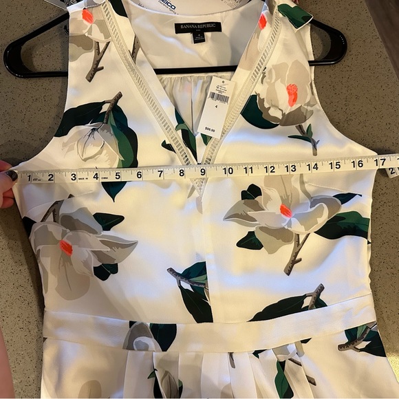 Banana Republic Factory Dress - Size 4 - It has pockets! - Picture 7 of 7